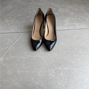 Sleek Black Patent Pointed-Toe Heels